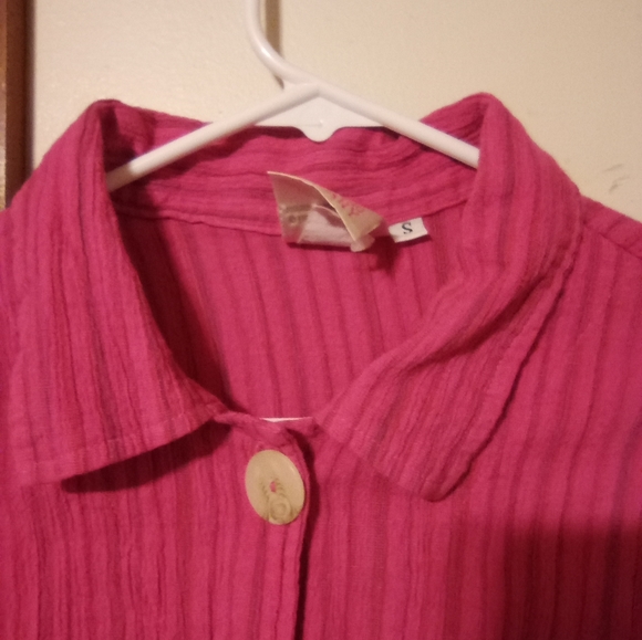 Hot pink button up shirt - Picture 5 of 13
